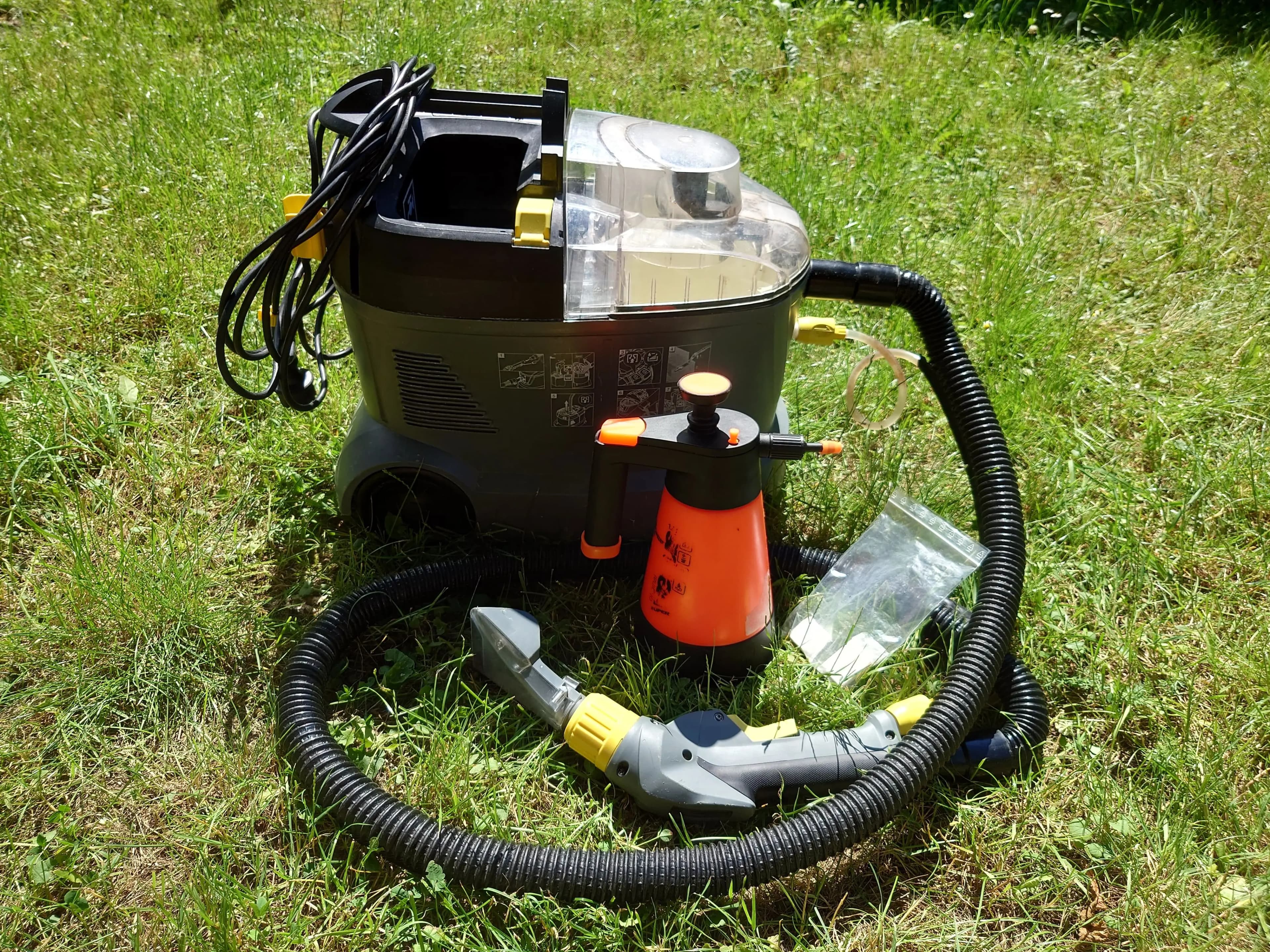 KARCHER Plaunamo siurblio Karcher PUZZI 8/1 nuoma - nuotrauka 2, valymo įrangos nuoma Kaune