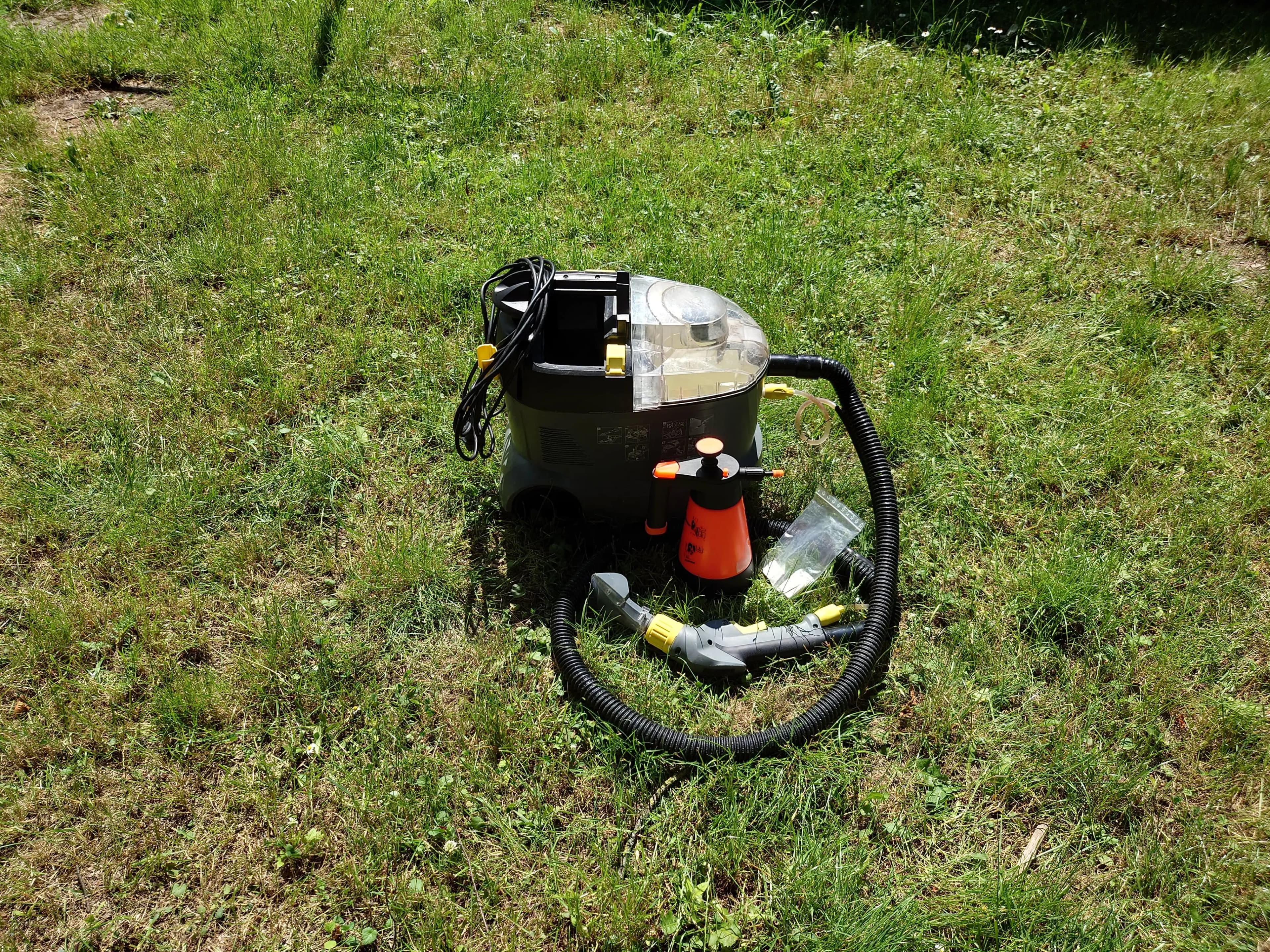 KARCHER Plaunamo siurblio Karcher PUZZI 8/1 nuoma - nuotrauka 4, valymo įrangos nuoma Kaune